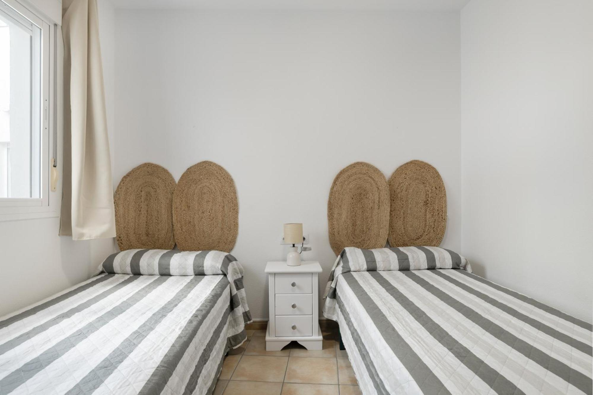 Apartamento Perez Zara 3 コニル・デ・ラ・フロンテラ エクステリア 写真